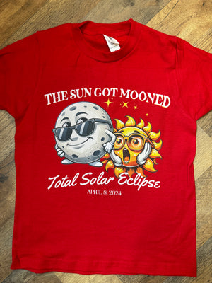The Sun Got Mooned